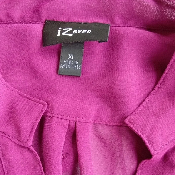 Womans XL  Iz Byer Chic Pink Blouse with Elegant Design - Picture 2 of 5